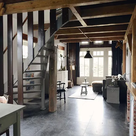 Hoeve Landzicht For 24-people Vila