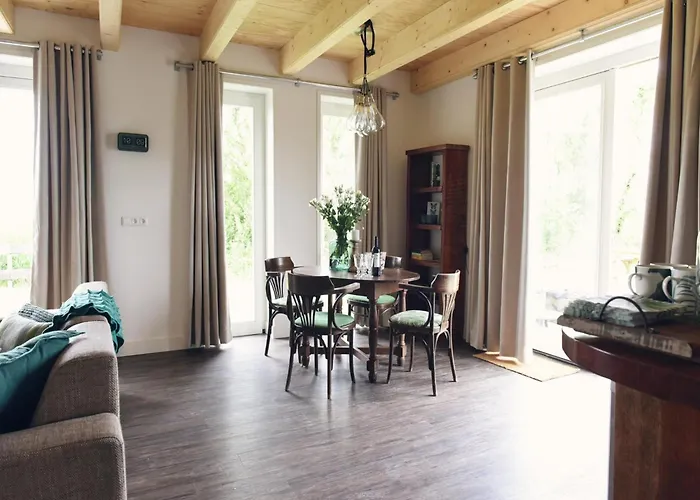 Hoeve Landzicht For 24-people Villa *