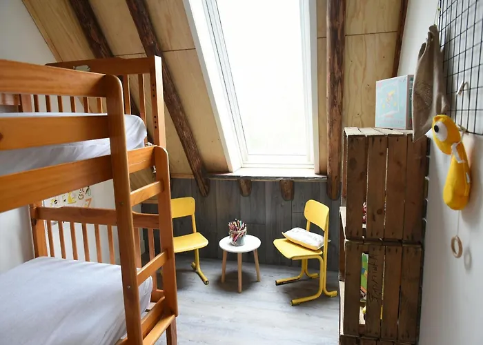 Hoeve Landzicht For 24-people Villa